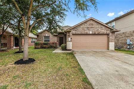 481 Bayou Bend Dr Buda, TX 78610