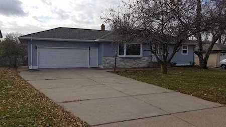 2052 Larpenteur Avenue E Saint Paul, MN 55109