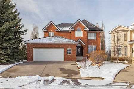 229 Hamptons Garden(s) NW Calgary, AB T3A 5X4