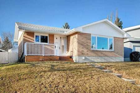 3228 Breen Crescent NW Calgary, AB T2L 3S7