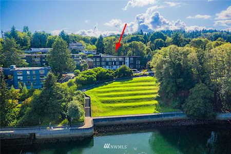 3257 W Commodore Wy Seattle, WA 98199
