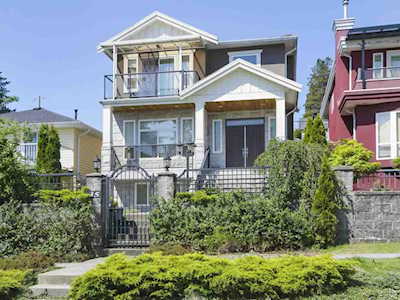 35 Holdom Avenue Burnaby, BC V5B 3T6