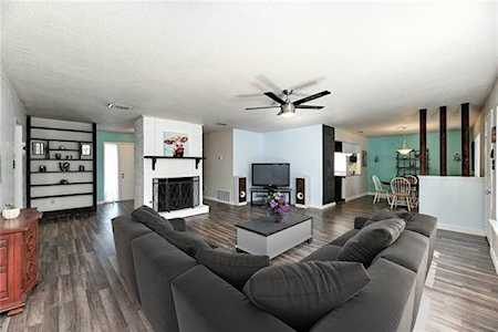 6209 Cannes Cir Austin, TX 78745