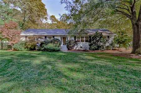 341 Bubbling Well Rd Matthews, NC 28105