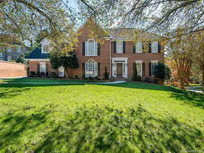 1015 Chelsea Place Matthews, NC 28105