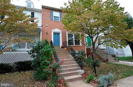 413 Breckinridge Square SE Leesburg, VA 20175