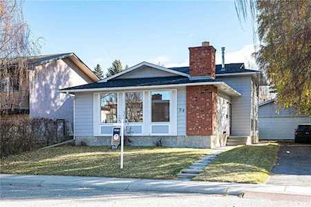 59 Queen Alexandra Close SE Calgary, AB T2J 3P9