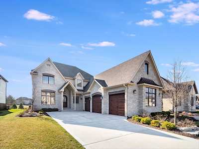 3308 Club Ct Naperville, IL 60564