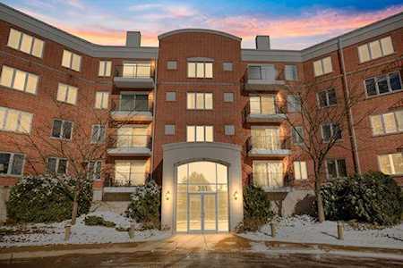 351 Town Place Circle #407 Buffalo Grove, IL 60089