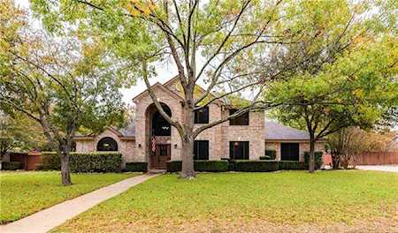 2 Hillview Dr Round Rock, TX 78664