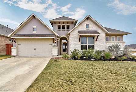 4013 Discovery Well Dr Liberty Hill, TX 78642