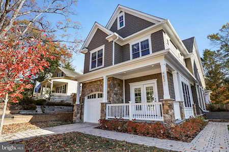 4831 Little Falls Rd Arlington, VA 22207