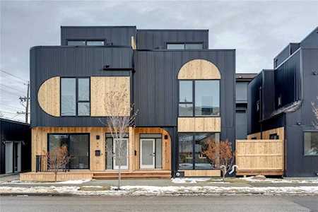 60 19 Street NW Calgary, AB T2N 5C9