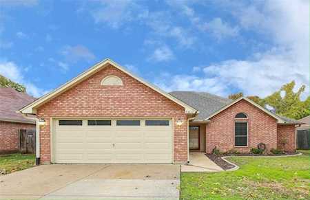 6817 Bernadine Drive Watauga, TX 76148