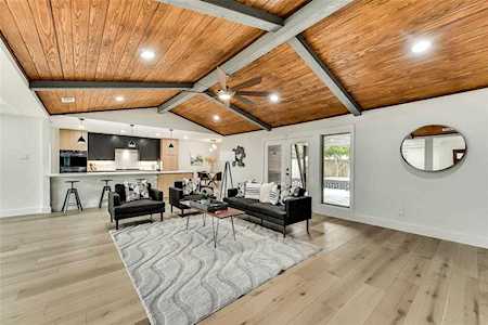 4221 Meadowdale Lane Dallas, TX 75229