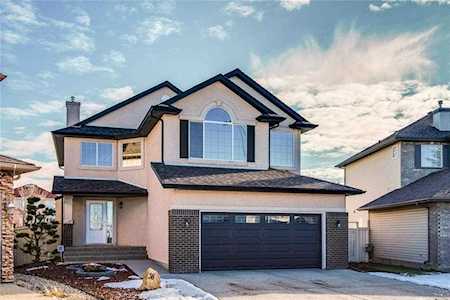 38 Simcoe Crescent SW Calgary, AB T3H 4K6