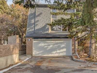 384 Brae Glen Crescent SW Calgary, AB T2W 1B6