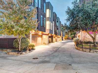 423 Trinity River Circle Dallas, TX 75203