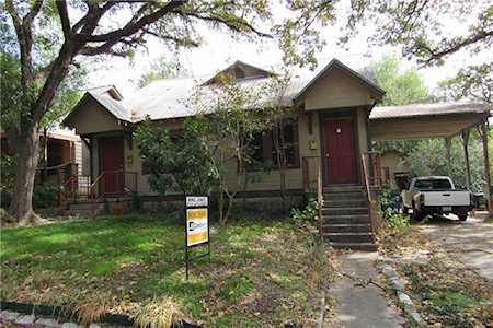 1101 Maufrais St #B Austin, TX 78703