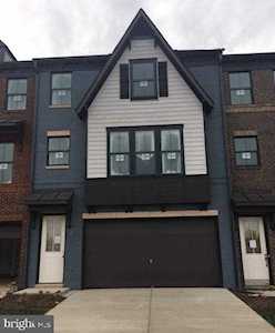 8106 Zoe Place Alexandria, VA 22306
