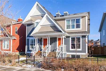 440 Auburn Bay Avenue SE Calgary, AB T3M 1Y5
