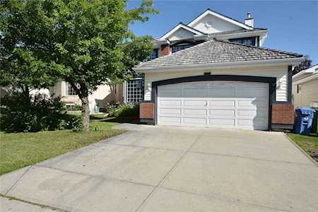 9985 Hidden Valley Drive NW Calgary, AB T3A 5G4