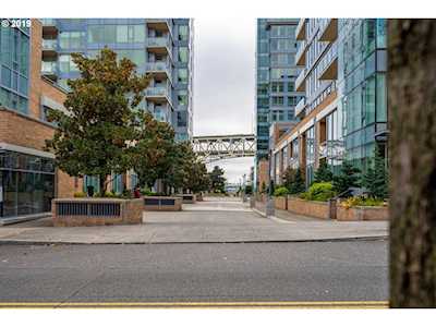 1900 SW River Dr Portland, OR 97201
