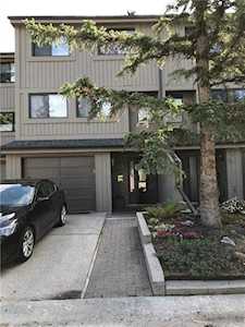33 10401 19 Street SW Calgary, AB T2W 3E7