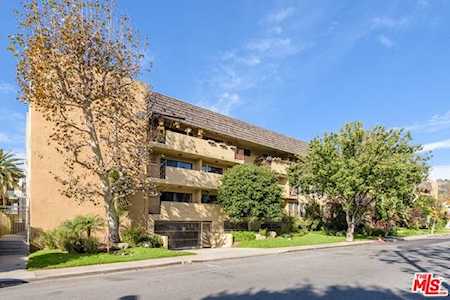 837 N West Knoll Drive #220 West Hollywood, CA 90069