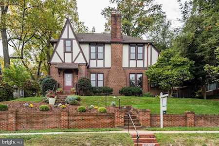 936 26th St S Arlington, VA 22202
