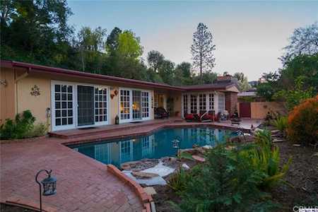 15980 Valley Wood Road Sherman Oaks, CA 91403