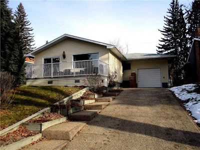 3464 Chippendale Drive NW Calgary, AB T2L 0W6
