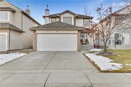 26 Shannon Square SW Calgary, AB T2Y 4K1