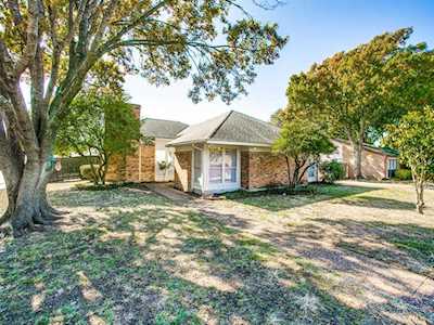 10118 Branwood Lane Dallas, TX 75243