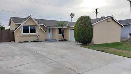 5432 Sisson Drive Huntington Beach, CA 92649