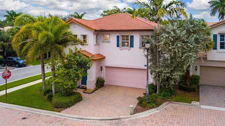 552 Tomahawk Court Palm Beach Gardens, FL 33410