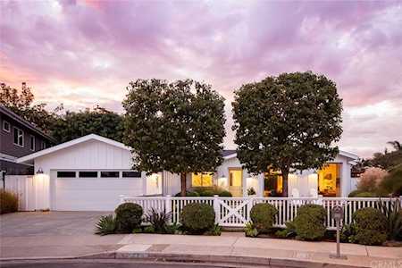 223 Robinhood Place Costa Mesa, CA 92627