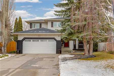 127 Sunrise Circle SE Calgary, AB T2X 3A3