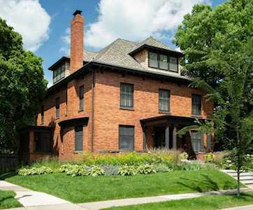 1820 Dupont Avenue S Minneapolis, MN 55403