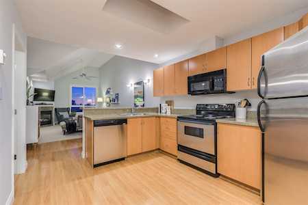 128 W 21st Street #401 North Vancouver, BC V7M 1Y9