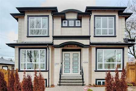 3699 Napier Street Vancouver, BC V5K 4T2