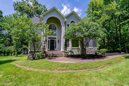 12003 Log Cabin Ln Anchorage, KY 40223