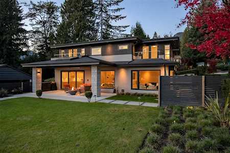 5141 Sarita Avenue North Vancouver, BC V7R 2M4