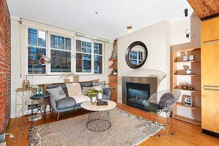 1072 Hamilton Street #303 Vancouver, BC V6B 2R9