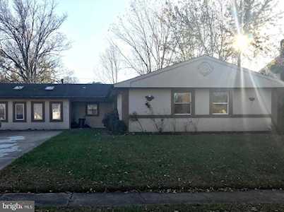 83 Earnshaw Ln Willingboro, NJ 08046