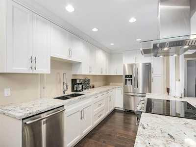 3901 Carrigan Court #107 Burnaby, BC V3N 4K1