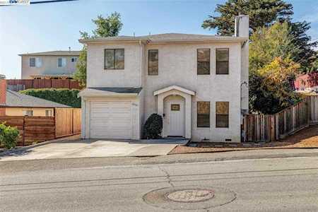 20287 John Dr Castro Valley, CA 94546