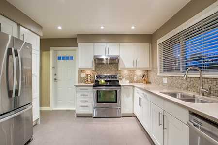 4264 Boxer Street Burnaby, BC V5J 2V9