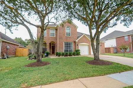 2418 Sparrow Branch Ct Sugar Land, TX 77479