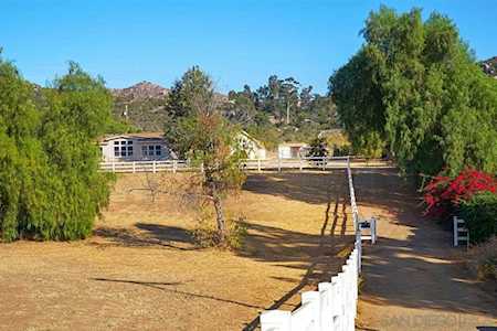 9793 Dunbar Lane El Cajon, CA 92021